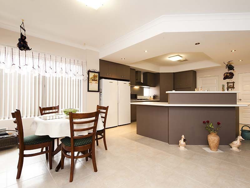 8 Cayenne Street, Wattle Grove WA 6107
