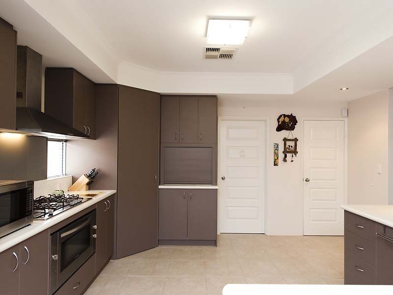8 Cayenne Street, Wattle Grove WA 6107