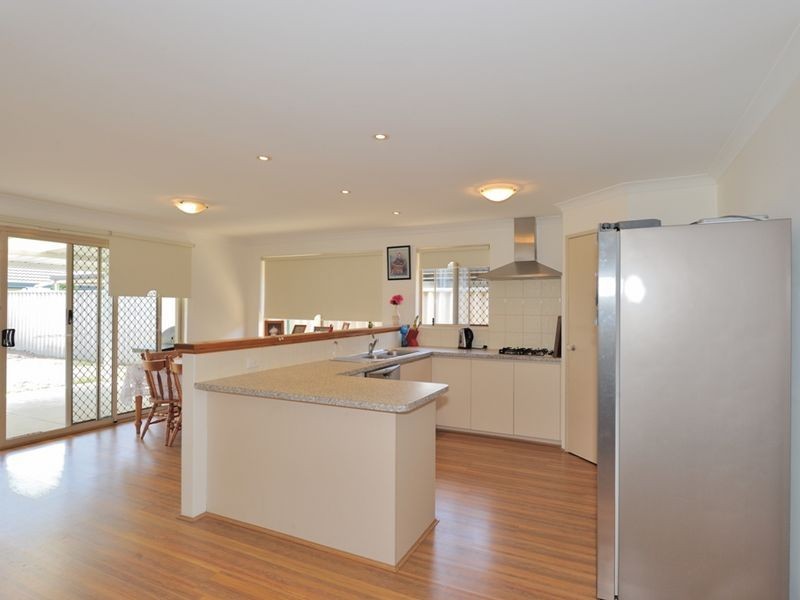 31 Benbecula Loop, Port Kennedy WA 6172