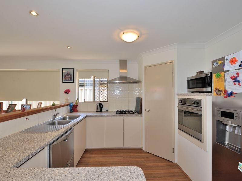 31 Benbecula Loop, Port Kennedy WA 6172