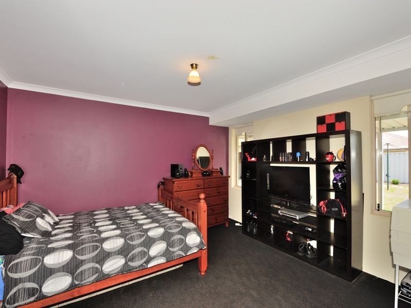 31 Benbecula Loop, Port Kennedy WA 6172