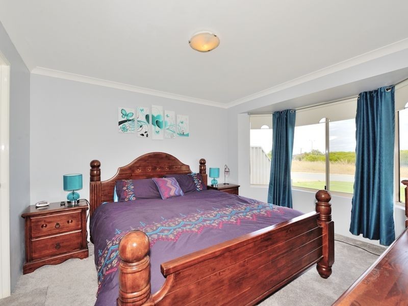 31 Benbecula Loop, Port Kennedy WA 6172