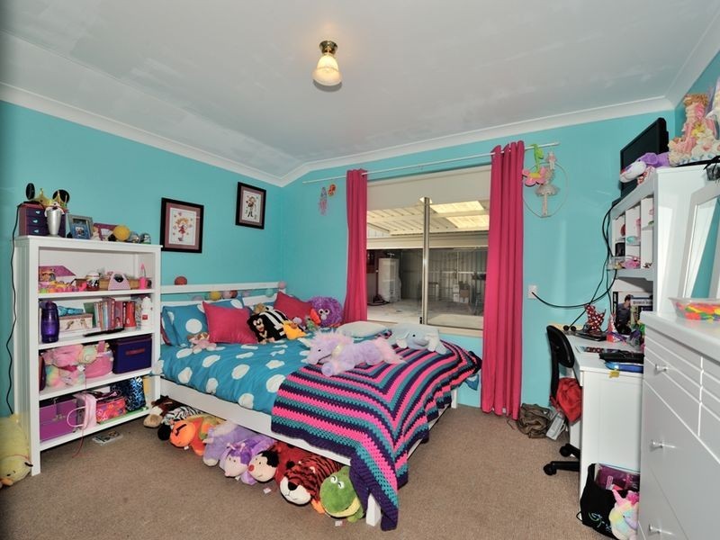 31 Benbecula Loop, Port Kennedy WA 6172