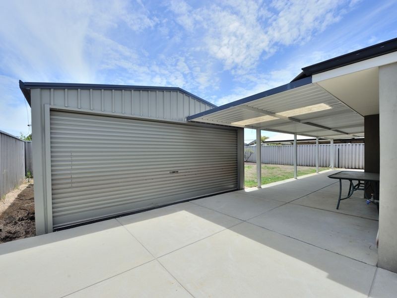 31 Benbecula Loop, Port Kennedy WA 6172