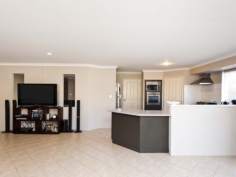 66 Achiever Avenue, Port Kennedy WA 6172