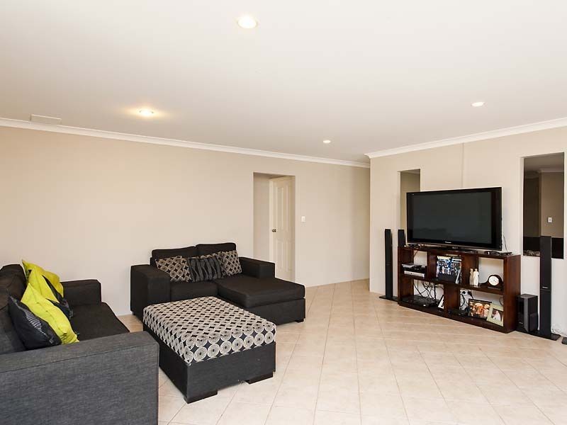 66 Achiever Avenue, Port Kennedy WA 6172