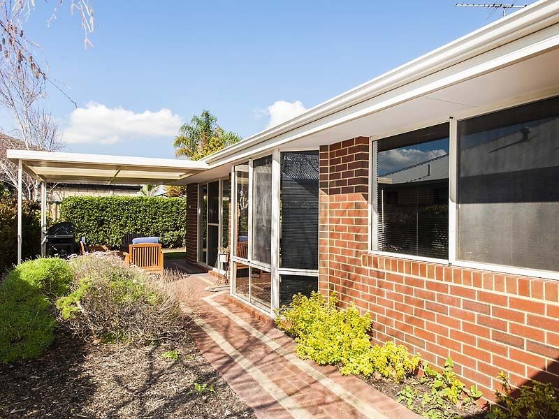 4 Carpentaria Drive, Port Kennedy WA 6172