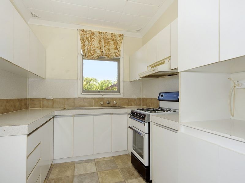 10 Columbia Close, Rockingham WA 6168