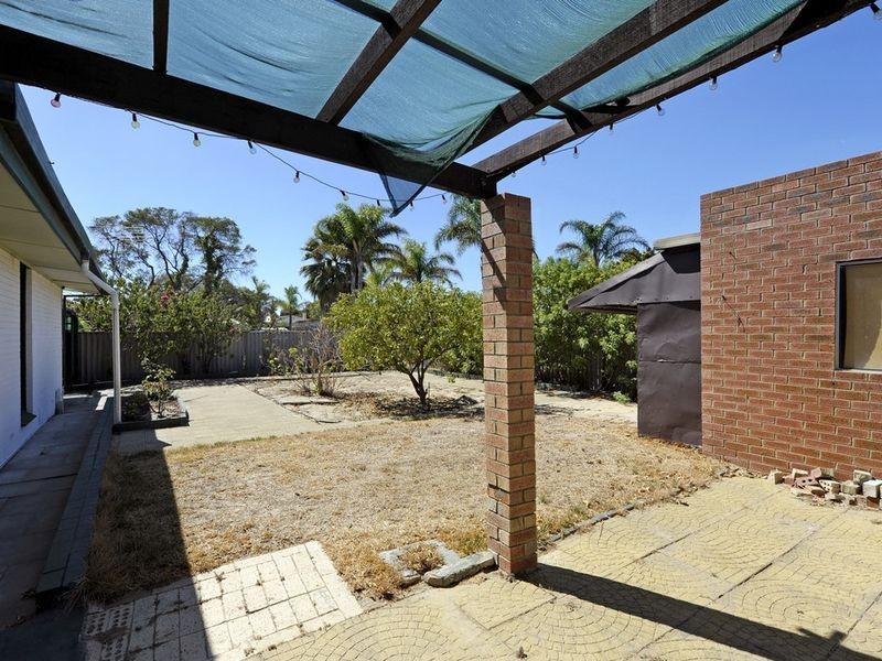 10 Columbia Close, Rockingham WA 6168