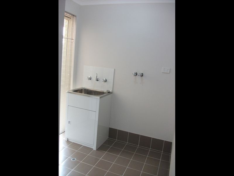 2/23 Weld Street, Rockingham WA 6168