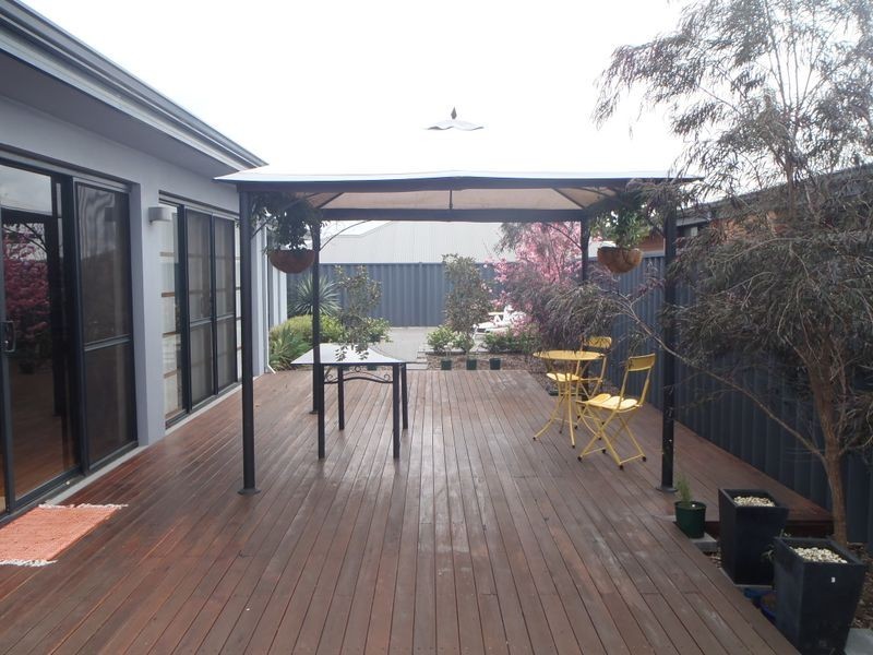 16 Corymbia Green, Baldivis WA 6171