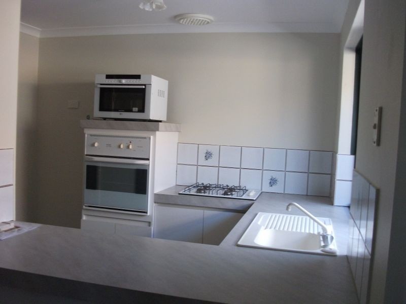 6/2 Redbud Mews, Cooloongup WA 6168