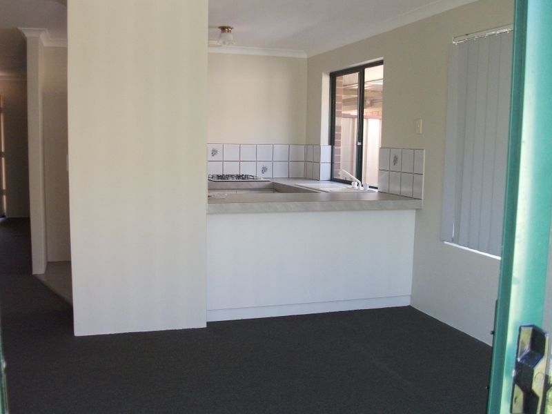 6/2 Redbud Mews, Cooloongup WA 6168