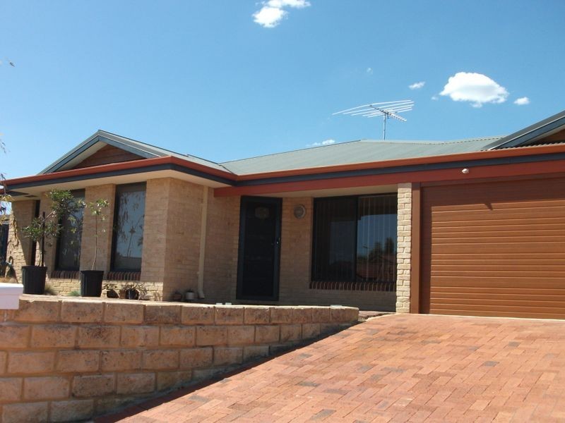 30 Teraglin Way, Warnbro WA 6169