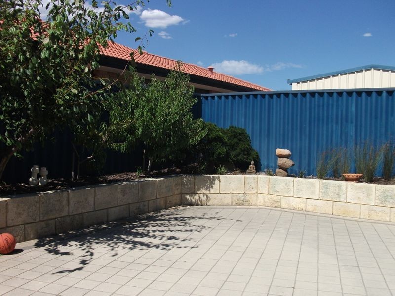 30 Teraglin Way, Warnbro WA 6169