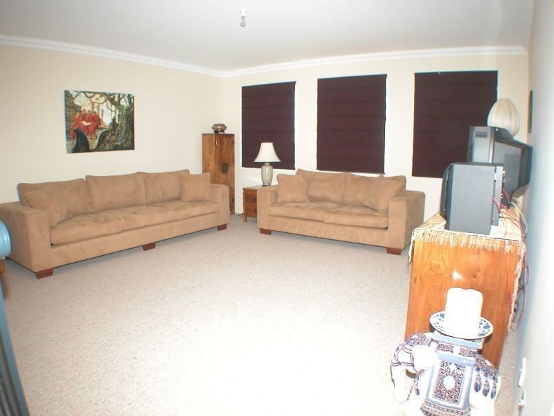 19 Cobblestone Circuit, Secret Harbour WA 6173