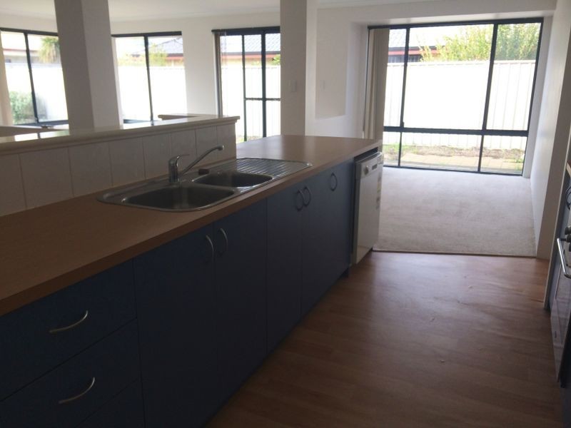 104 Forty Rd, Secret Harbour WA 6173