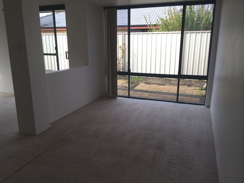 104 Forty Rd, Secret Harbour WA 6173