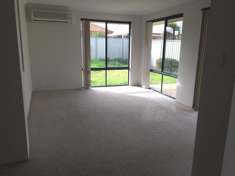 104 Forty Rd, Secret Harbour WA 6173