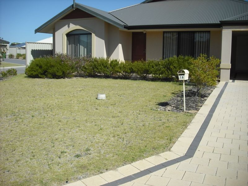 18 Voltaire Way, Secret Harbour WA 6173