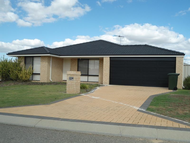 1 Vansittart Avenue, Secret Harbour WA 6173