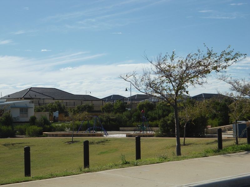 14 Holloways Ridge, Secret Harbour WA 6173