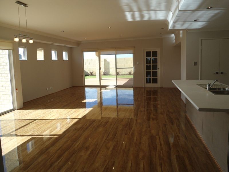 14 Holloways Ridge, Secret Harbour WA 6173