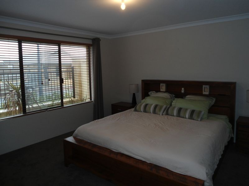 11 Cheney Loop, Secret Harbour WA 6173