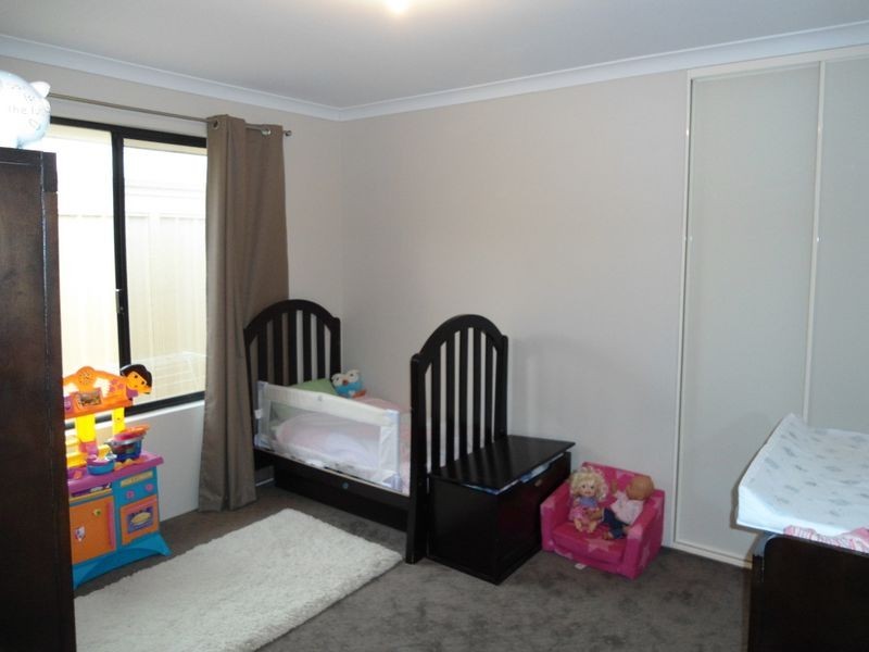 11 Cheney Loop, Secret Harbour WA 6173