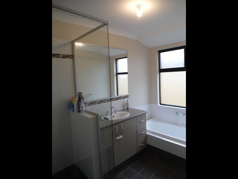 11 Cheney Loop, Secret Harbour WA 6173