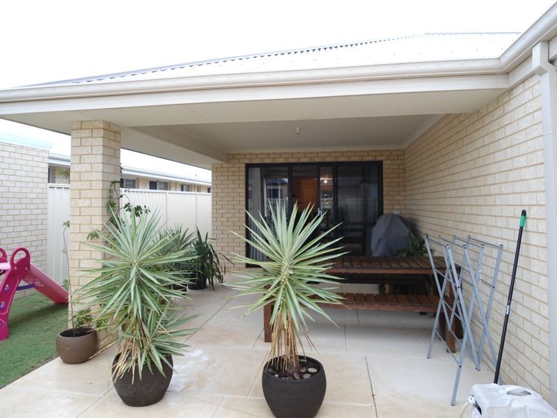 11 Cheney Loop, Secret Harbour WA 6173