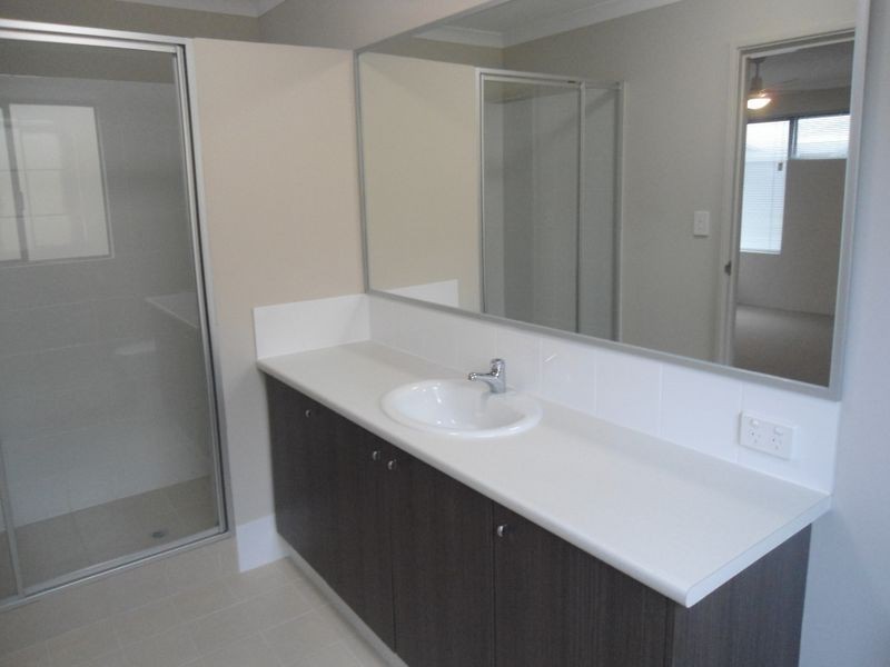 38 Sorrento Turn, Secret Harbour WA 6173