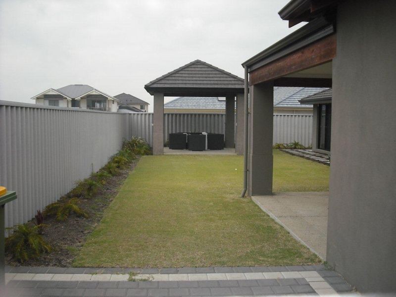 15 Shivery Fairway, Secret Harbour WA 6173