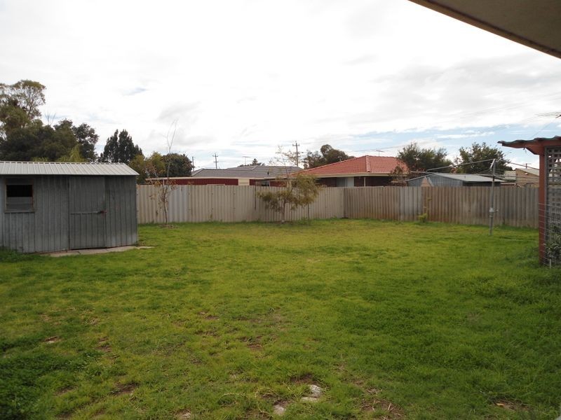 14 Grange Drive, Cooloongup WA 6168