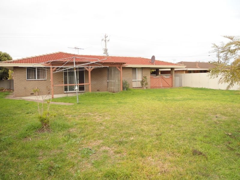 14 Grange Drive, Cooloongup WA 6168