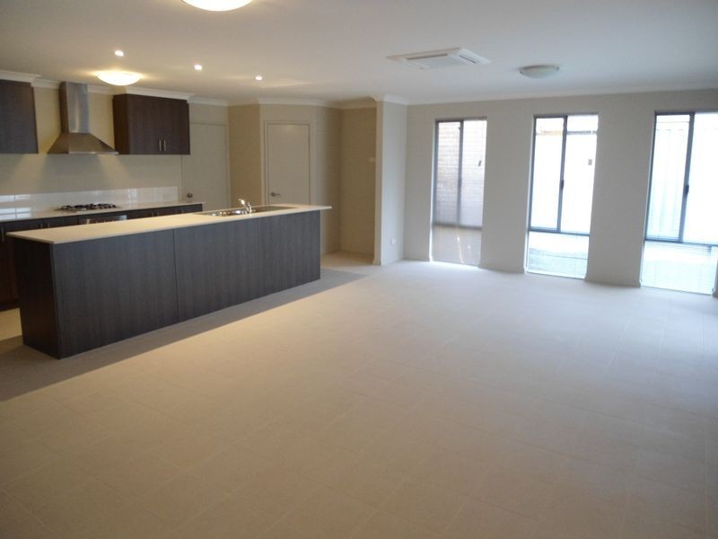 38 Coffs Bend, Secret Harbour WA 6173