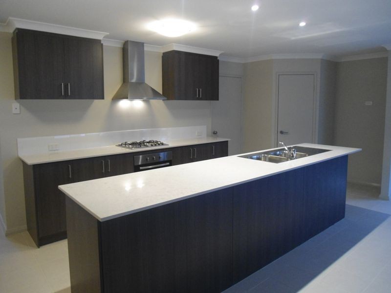 38 Coffs Bend, Secret Harbour WA 6173