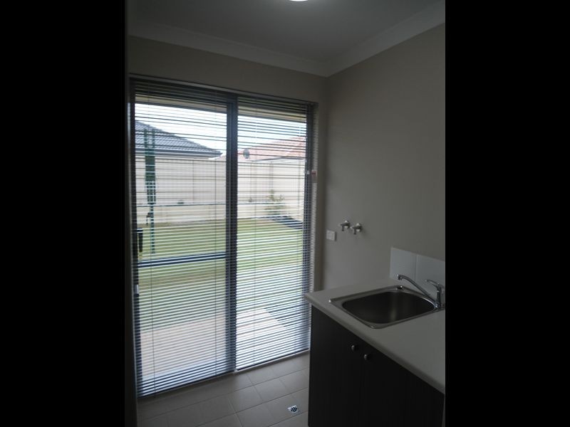 38 Coffs Bend, Secret Harbour WA 6173