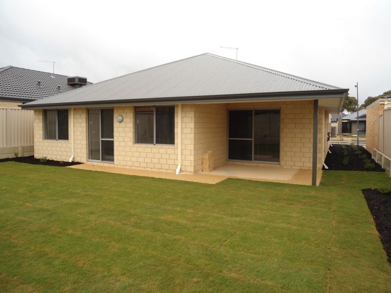 38 Coffs Bend, Secret Harbour WA 6173