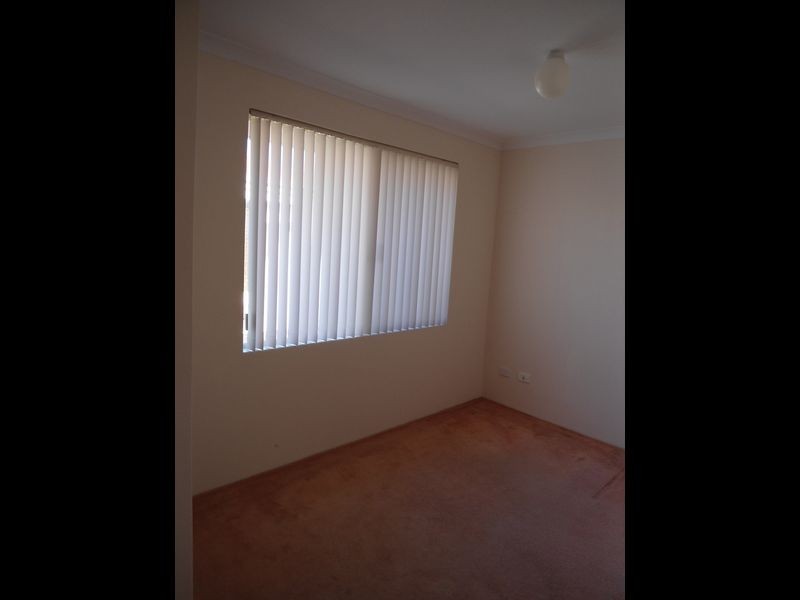 28 Rees Crescent, Rockingham WA 6168