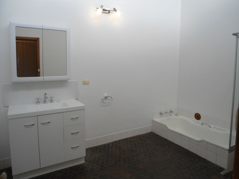40 Axminster Road, Warnbro WA 6169