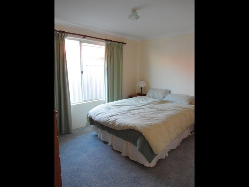 11 Silver Grove, Warnbro WA 6169