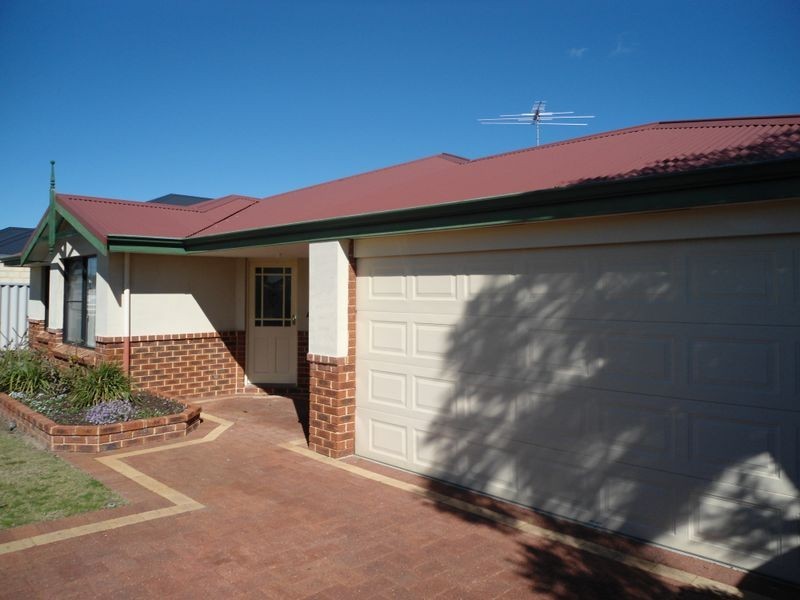 16 Santa Monica Drive, Waikiki WA 6169