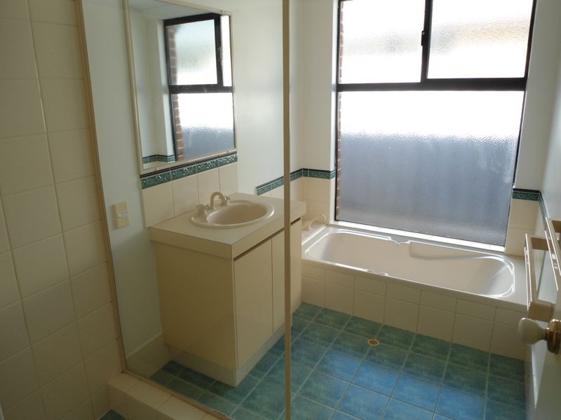 16 Santa Monica Drive, Waikiki WA 6169