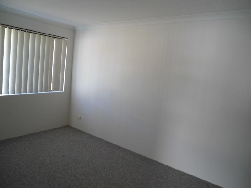 16 Santa Monica Drive, Waikiki WA 6169