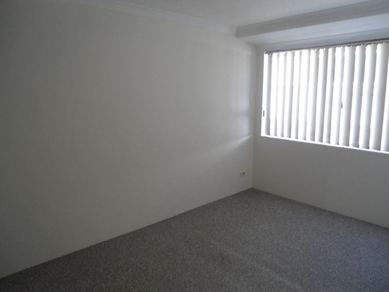 16 Santa Monica Drive, Waikiki WA 6169