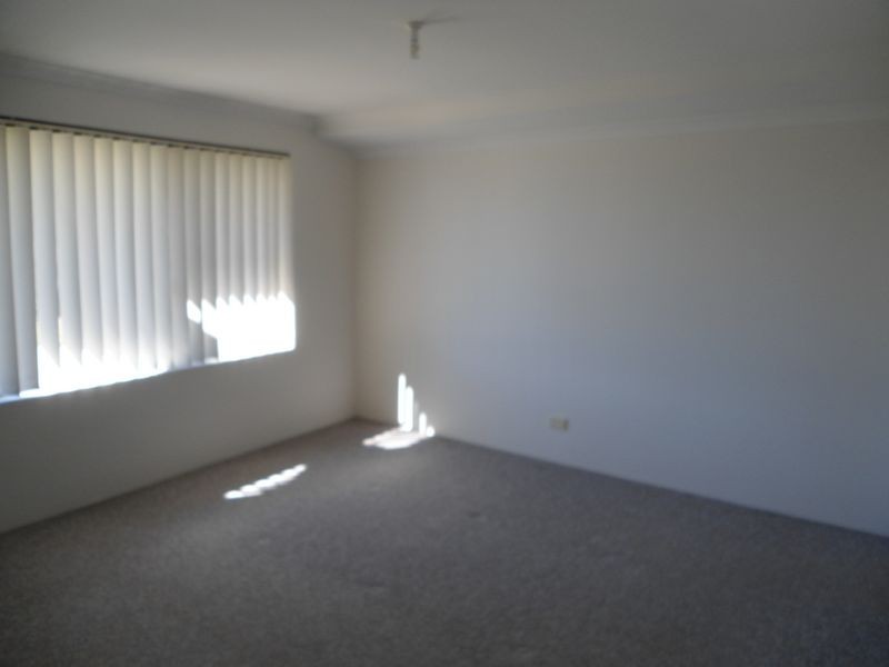 16 Santa Monica Drive, Waikiki WA 6169