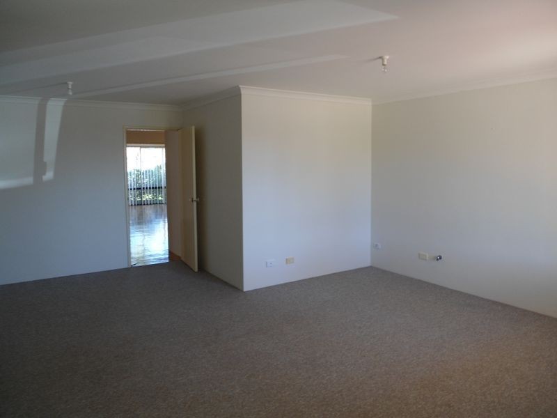 16 Santa Monica Drive, Waikiki WA 6169