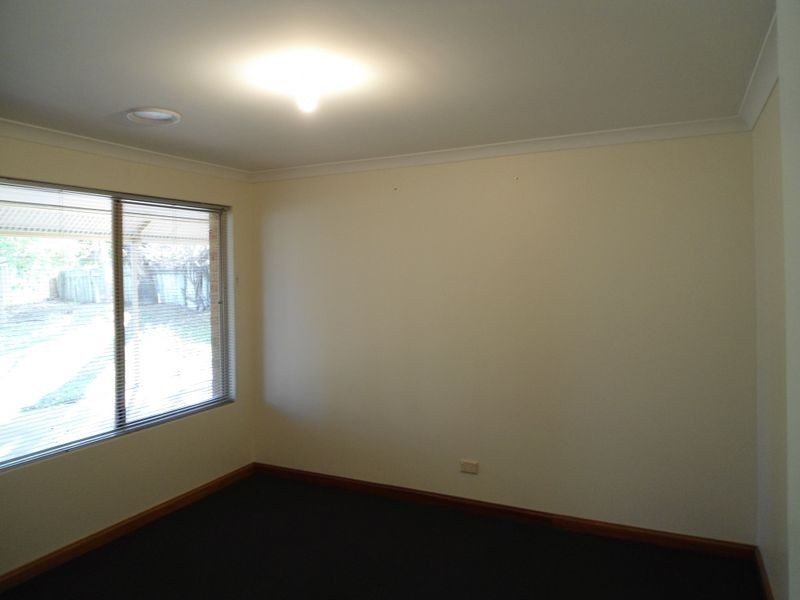 11 Narbonne Gardens, Port Kennedy WA 6172