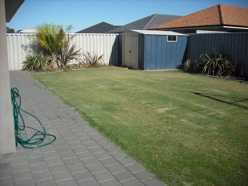 24 Coffs Bend, Secret Harbour WA 6173